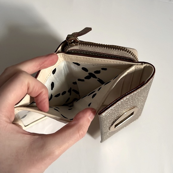 Kate Spade Wallet ♠️ - Picture 4 of 10